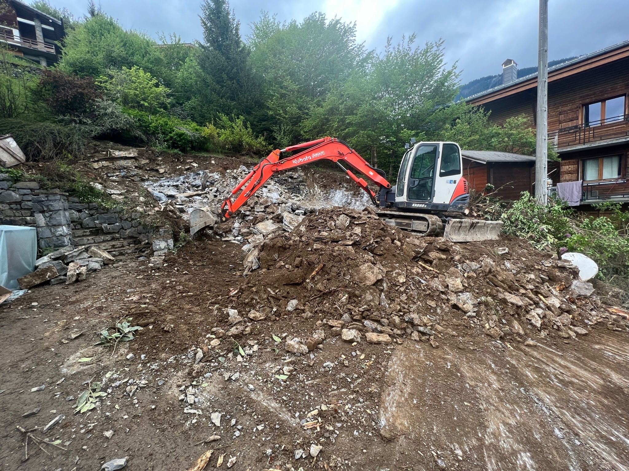 Démolition pelleteuse Kubota Haute-Savoie
